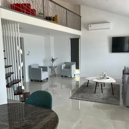 Katarina * Трогір