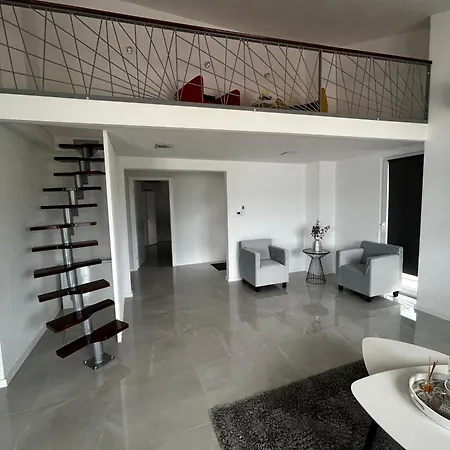 Katarina Трогір